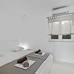 S By Guide Villa Vodice