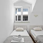 S By Guide Villa *