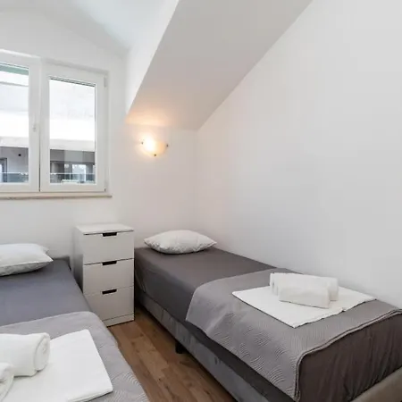 S By Guide * 沃迪切