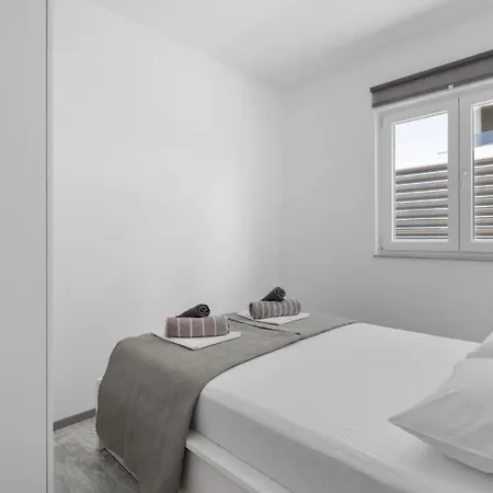 S By Guide 沃迪切