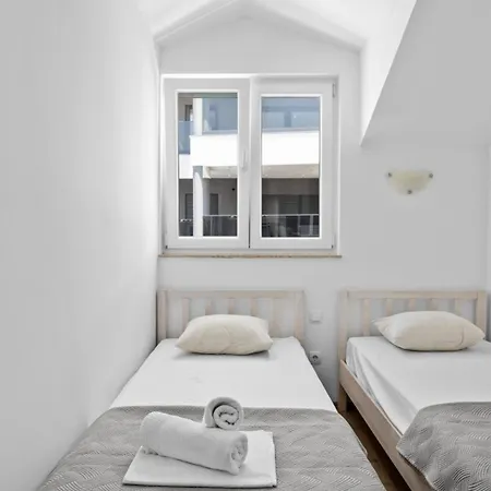 S By Guide Villa *