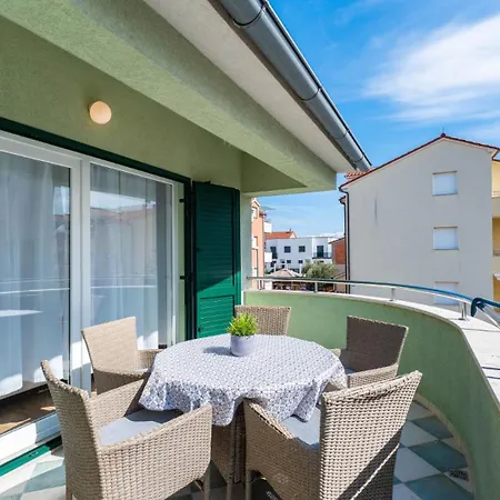 S By Guide Villa Vodice