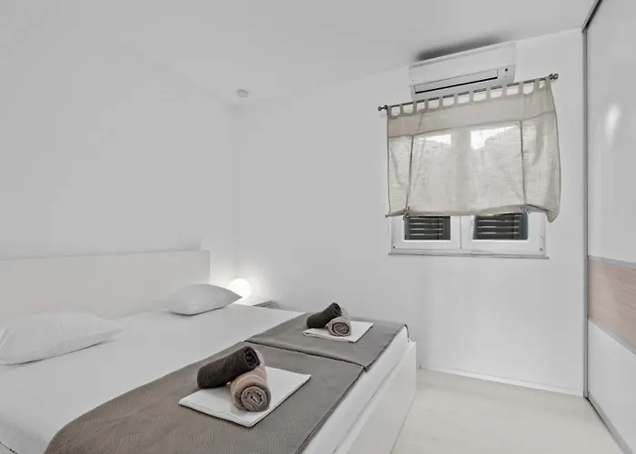 S By Guide Villa Vodice